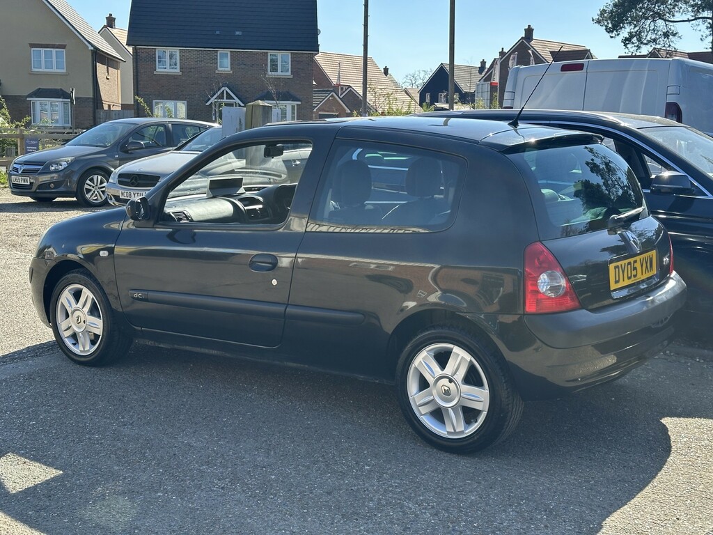 Renault Clio Hatchback 1.5 Dci Dynamique 2005 DY05YXW Black #2