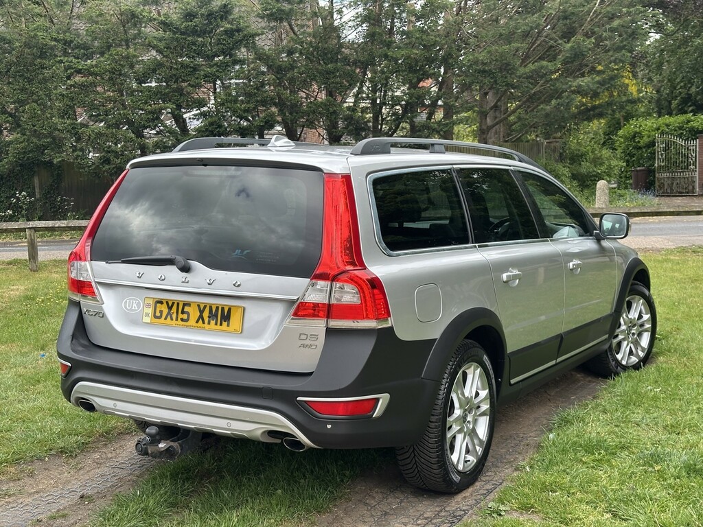 Volvo XC70 Estate 2.4 Se Lux D5 Awd 215Hp 2015 GX15XMM Silver #4