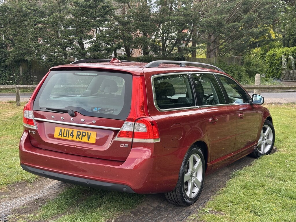 Volvo V70 Estate 1.6 D2 Business Edition 2014 Red #4