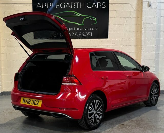 Volkswagen Golf Tdi Se Hatchback NV18UDZ Red #4