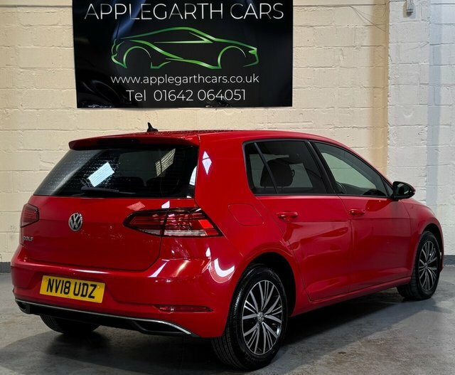 Volkswagen Golf Tdi Se Hatchback NV18UDZ Red #3