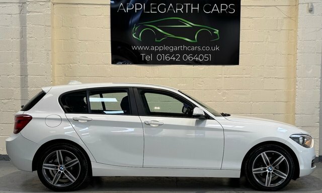 BMW 1 Series 116I Sport Hatchback AO64UXZ White #2