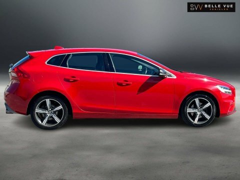 Volvo V40 2.0 V40 R-design SM66HVY Red #3