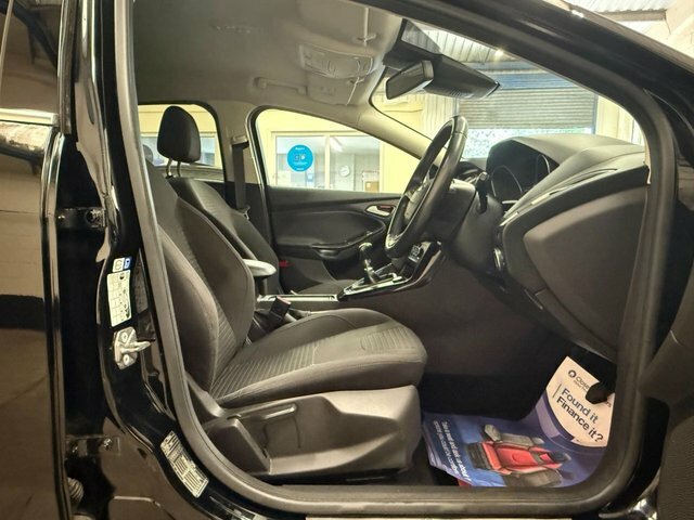 Ford Focus 1.5 Tdci Titanium Apple Car Play Hatchback WV17CZR Black #3