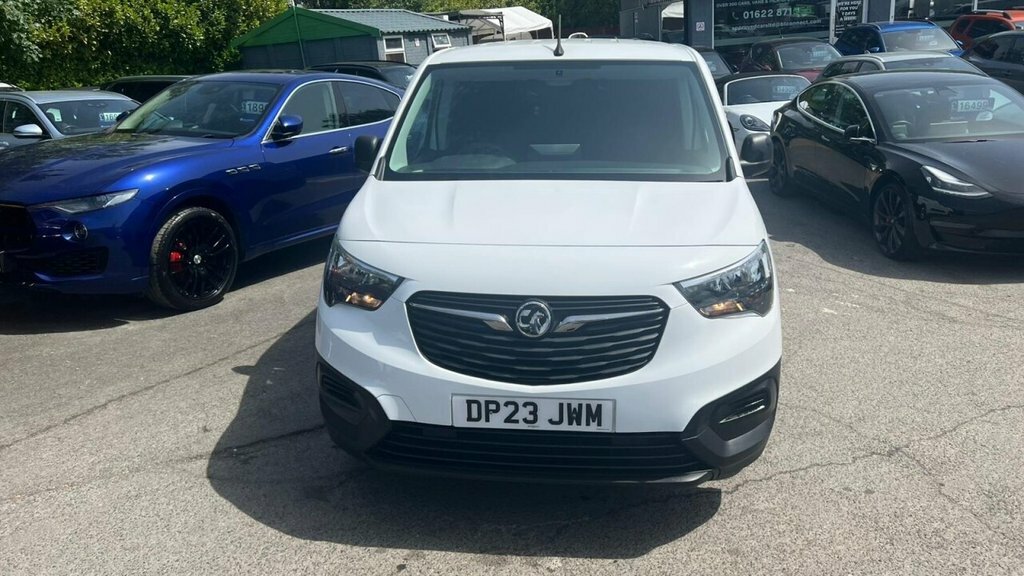 Vauxhall Combo 1.5L Prime 6Dr DP23JWM White #4