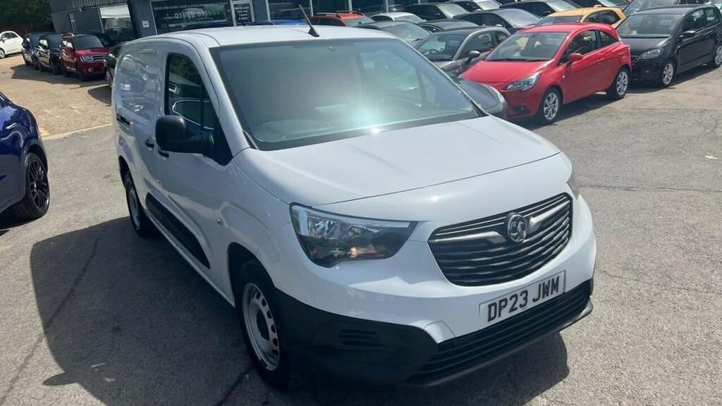 Vauxhall Combo 1.5L Prime 6Dr DP23JWM White #2
