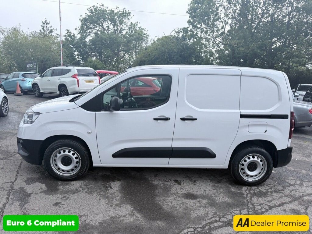 Toyota Proace City 1.5L Active White #4
