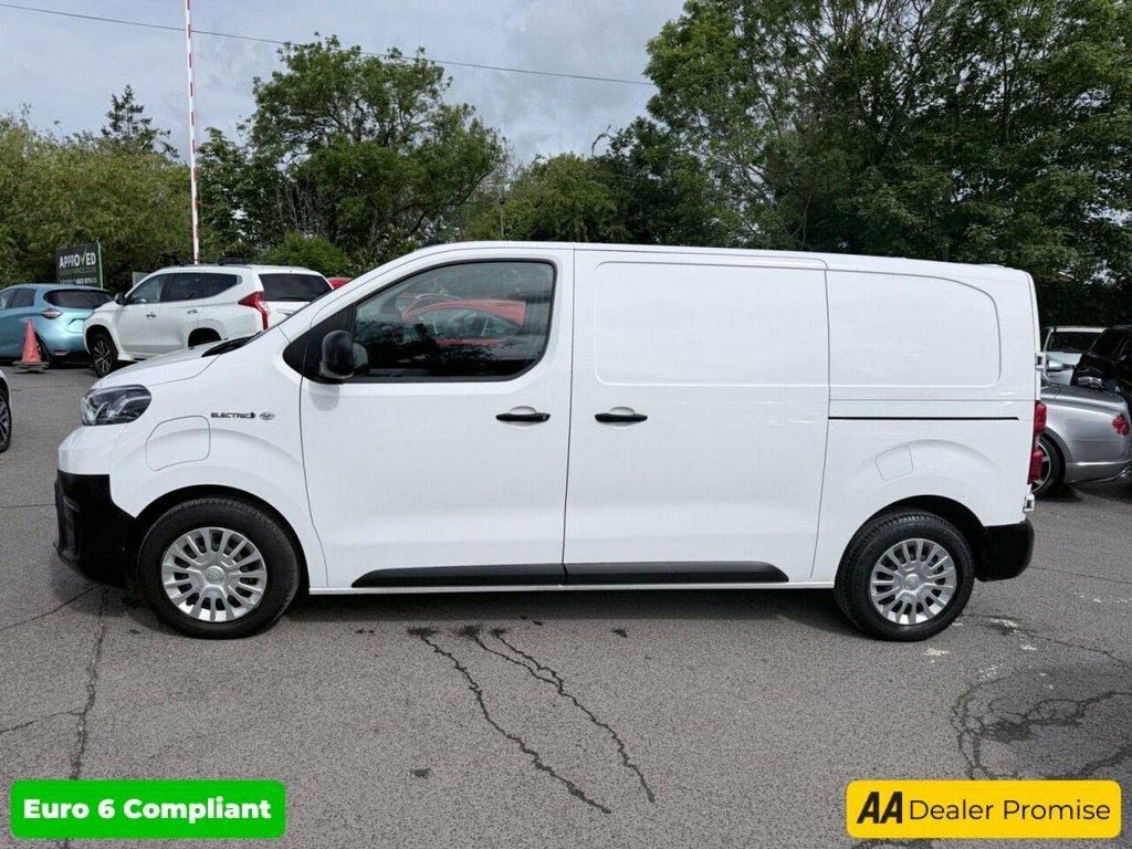 Toyota PROACE Mpv FP71UCF White #4