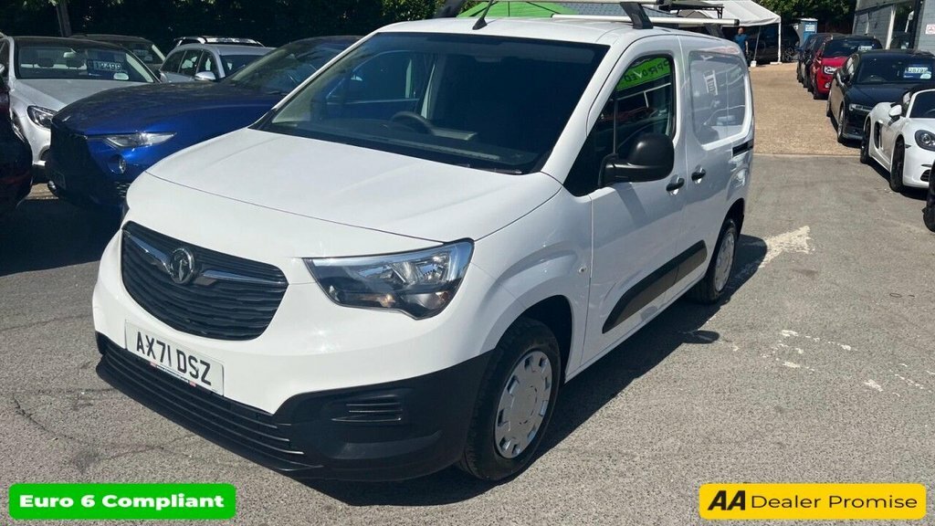 Vauxhall Combo 1.5L Dynamic White #6
