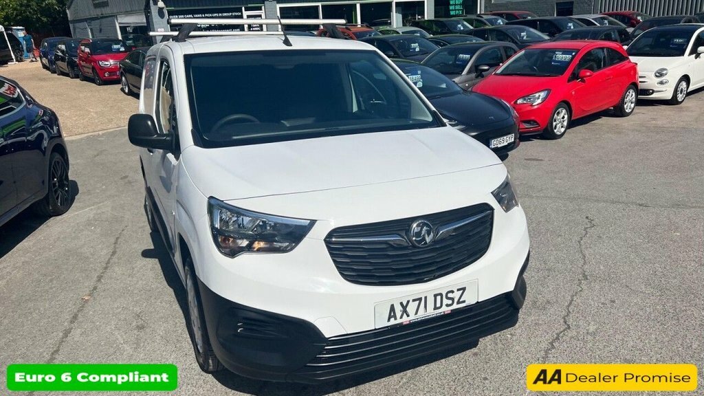 Vauxhall Combo 1.5L Dynamic White #3