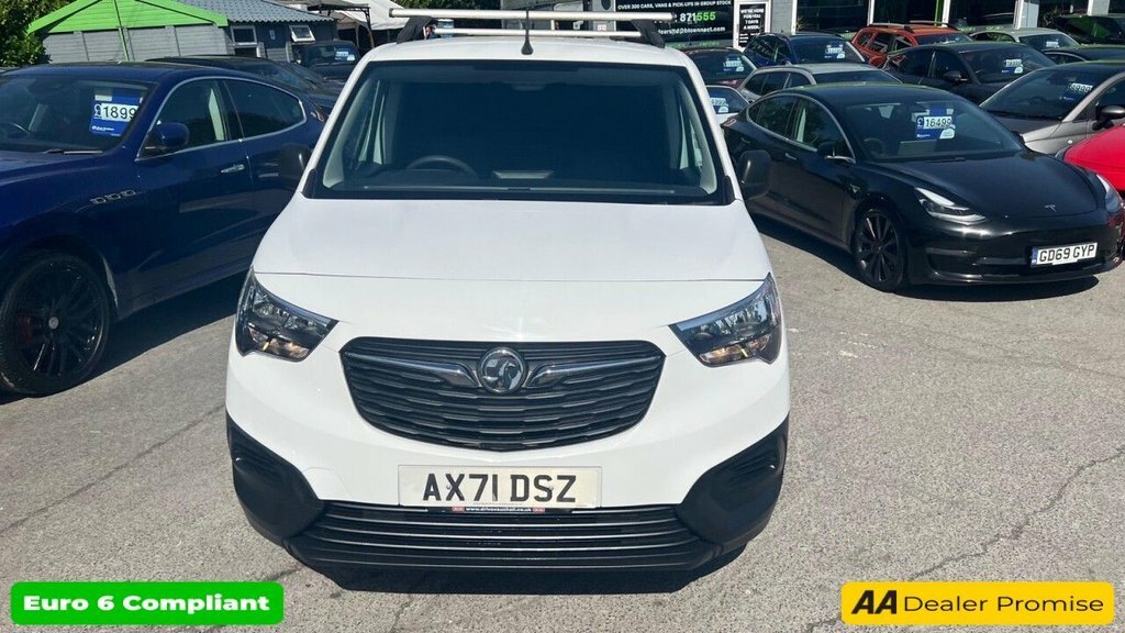 Vauxhall Combo 1.5L Dynamic White #4