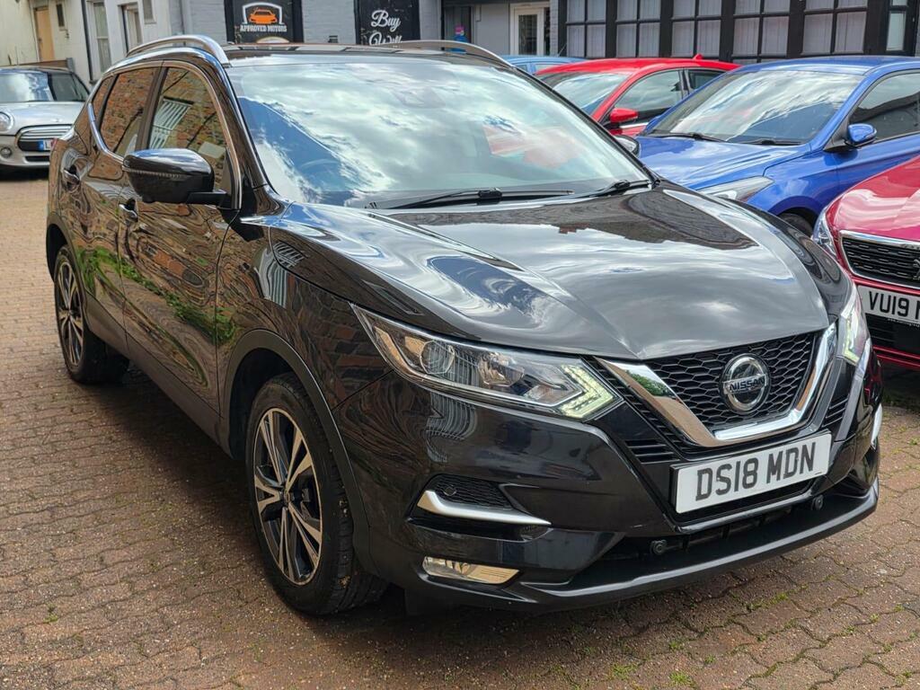 Nissan Qashqai 1.2 Dig-t N-connecta Euro 6 S S Black
