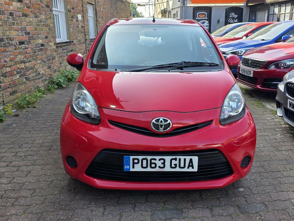 Toyota Aygo 1.0 Vvt-i Euro 5 P063GUA Red #5