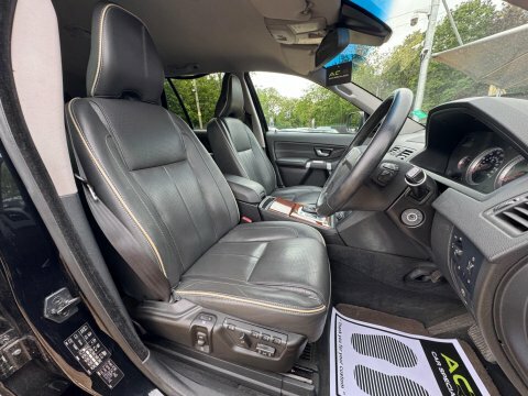 Volvo XC90 2.4 D5 Executive DE11EOC Black #2