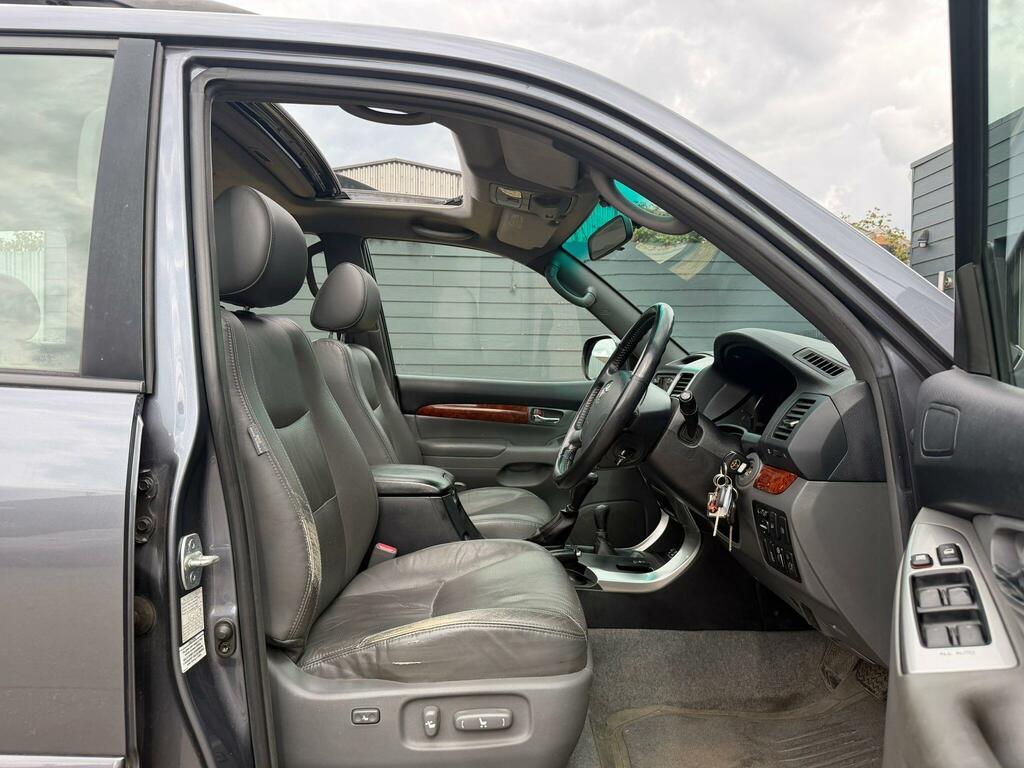 Toyota Land Cruiser 3.0 D-4d Lc4 Grey