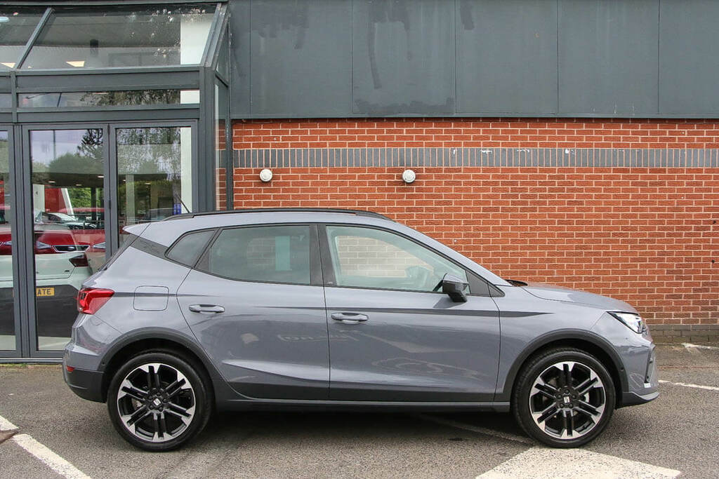Seat Arona 1.0 Tsi 115 Fr Sport Dsg Grey #4