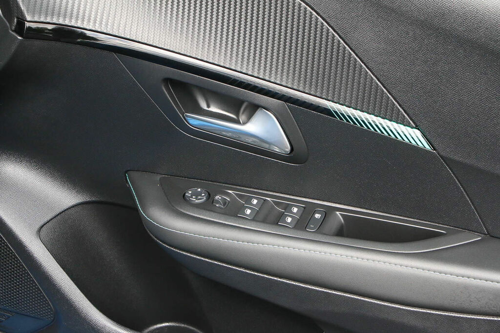 Peugeot 208 1.2 Puretech 100 Allure Premium Eat8 VK73WMZ Blue #4