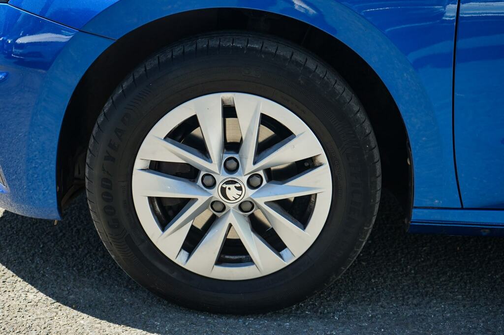 Skoda Fabia 1.0 Tsi 110 Se Comfort Dsg BF73KVW Blue #5