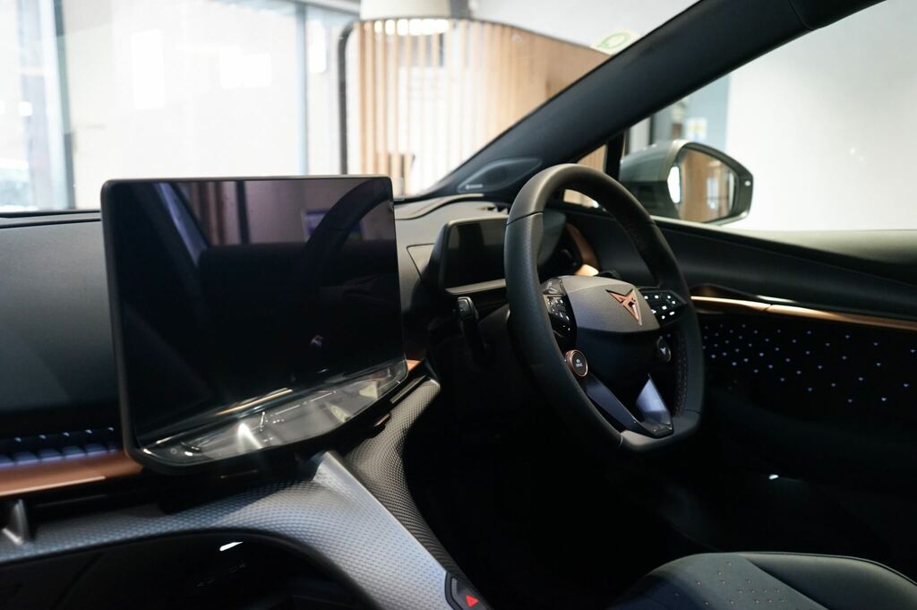 Cupra Tavascan 250Kw Vz1 77Kwh BF26AEN White #2