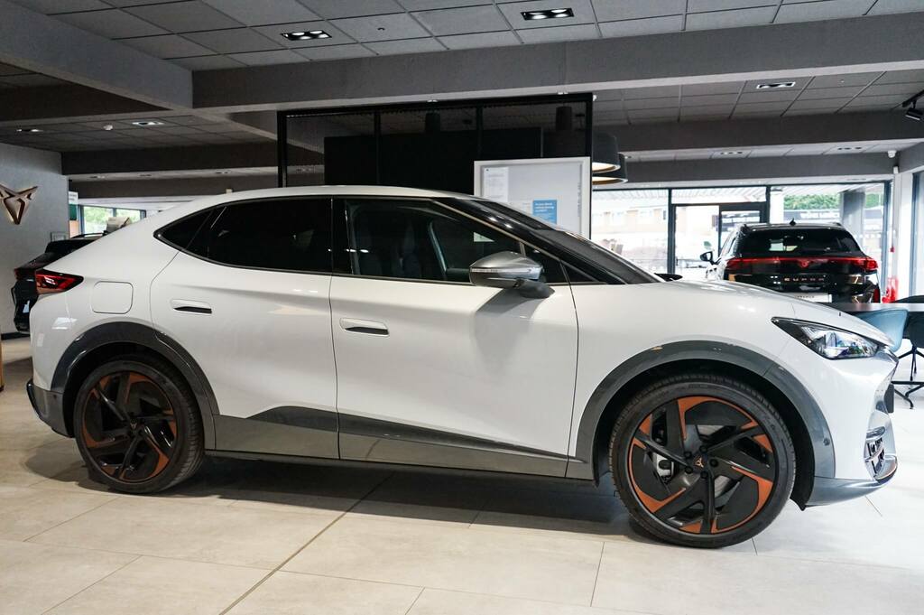 Cupra Tavascan 250Kw Vz1 77Kwh BF26AEN White #4