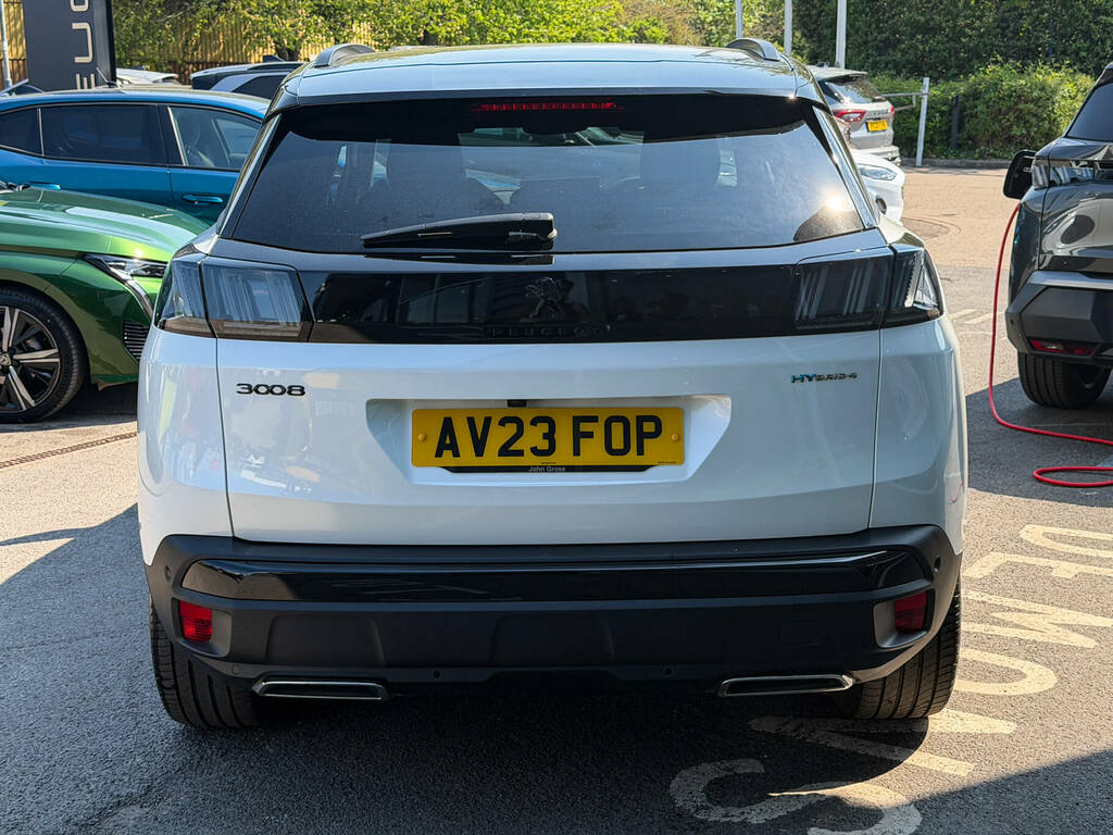 Peugeot 3008 1.6 Hybrid4 300 Gt E-eat8 White #4