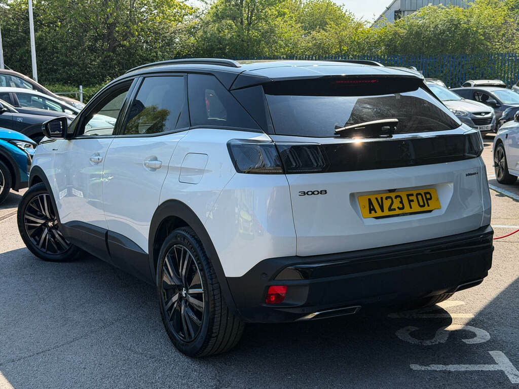 Peugeot 3008 1.6 Hybrid4 300 Gt E-eat8 White #2