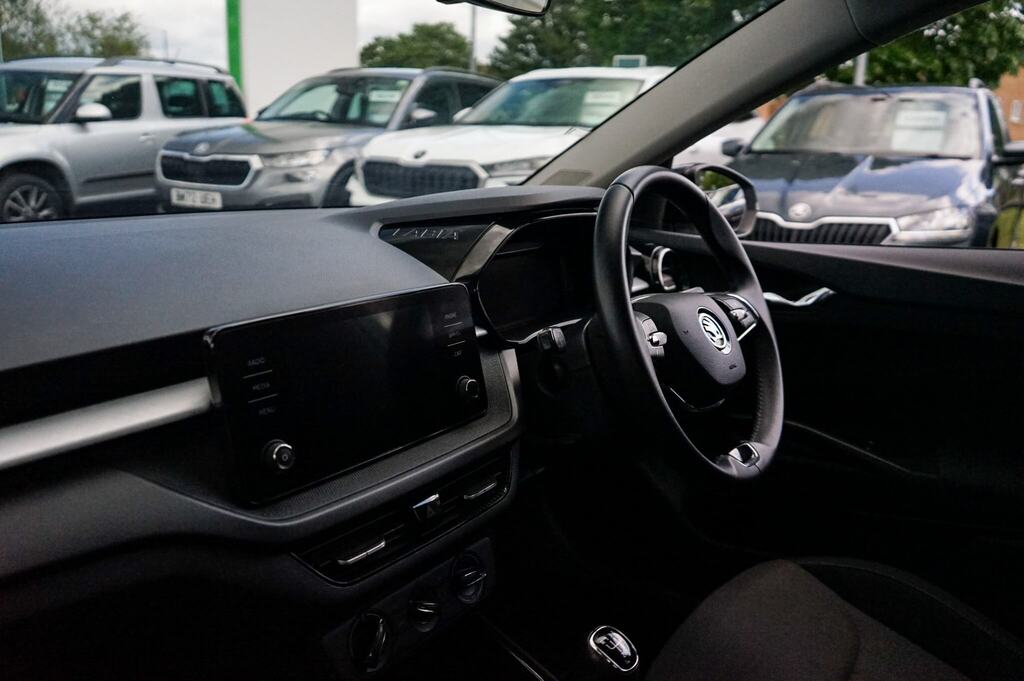Skoda Fabia 1.0 Tsi Colour Edition BF23KWV White #2