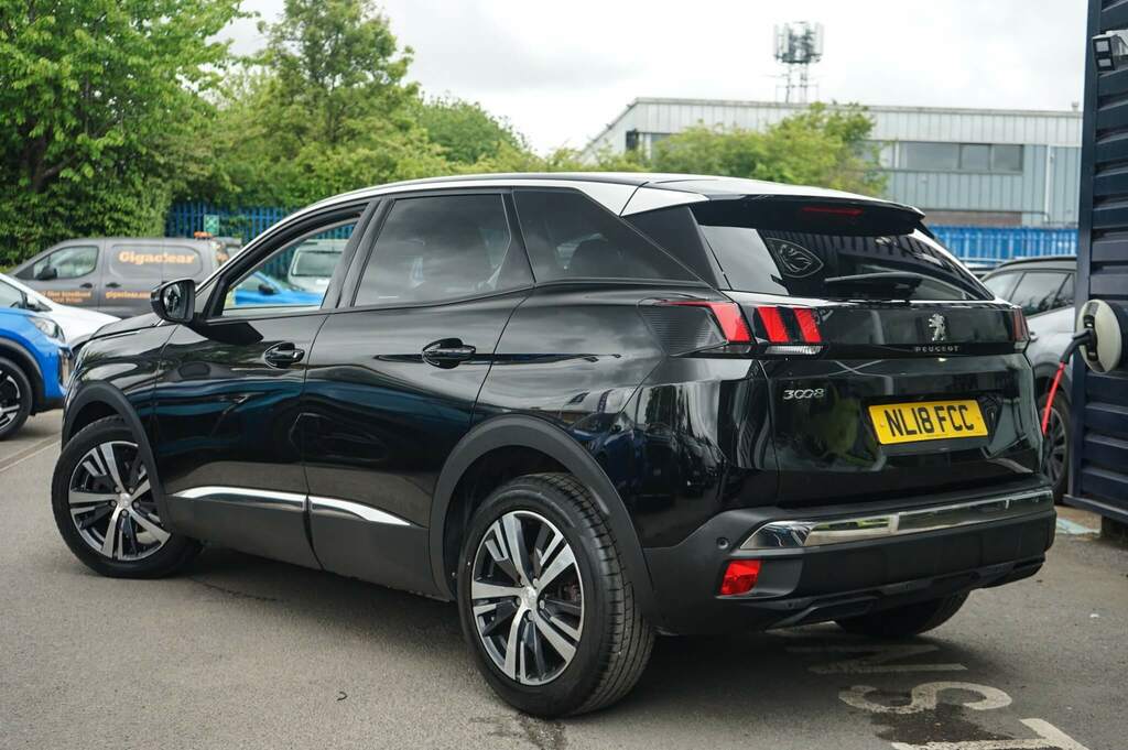 Peugeot 3008 1.2 Puretech Allure NL18FCC Black #2