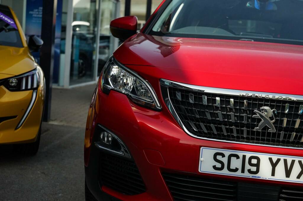 Peugeot 3008 1.2 Puretech Allure SC19YVX Red #6