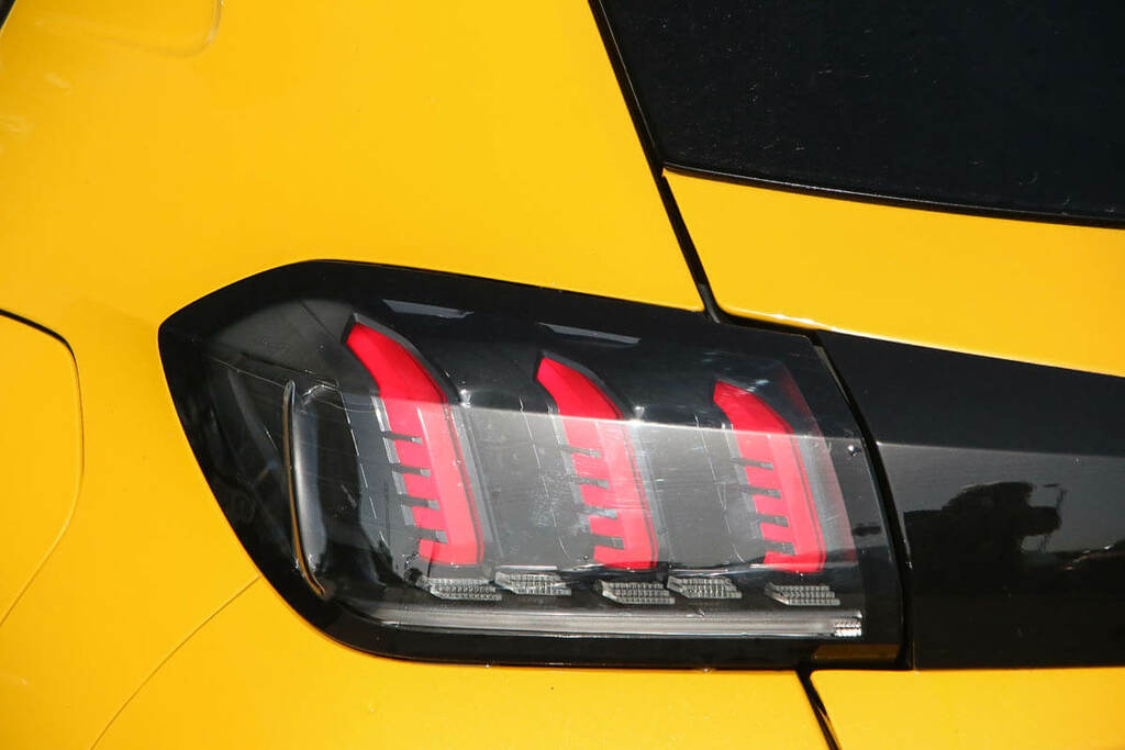 Peugeot 208 1.2 Puretech 100 Allure Premium BC23TYS Yellow #5