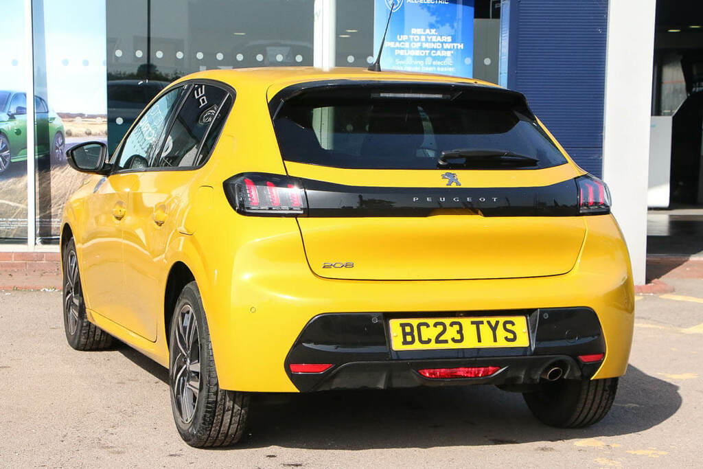 Peugeot 208 1.2 Puretech 100 Allure Premium BC23TYS Yellow #4
