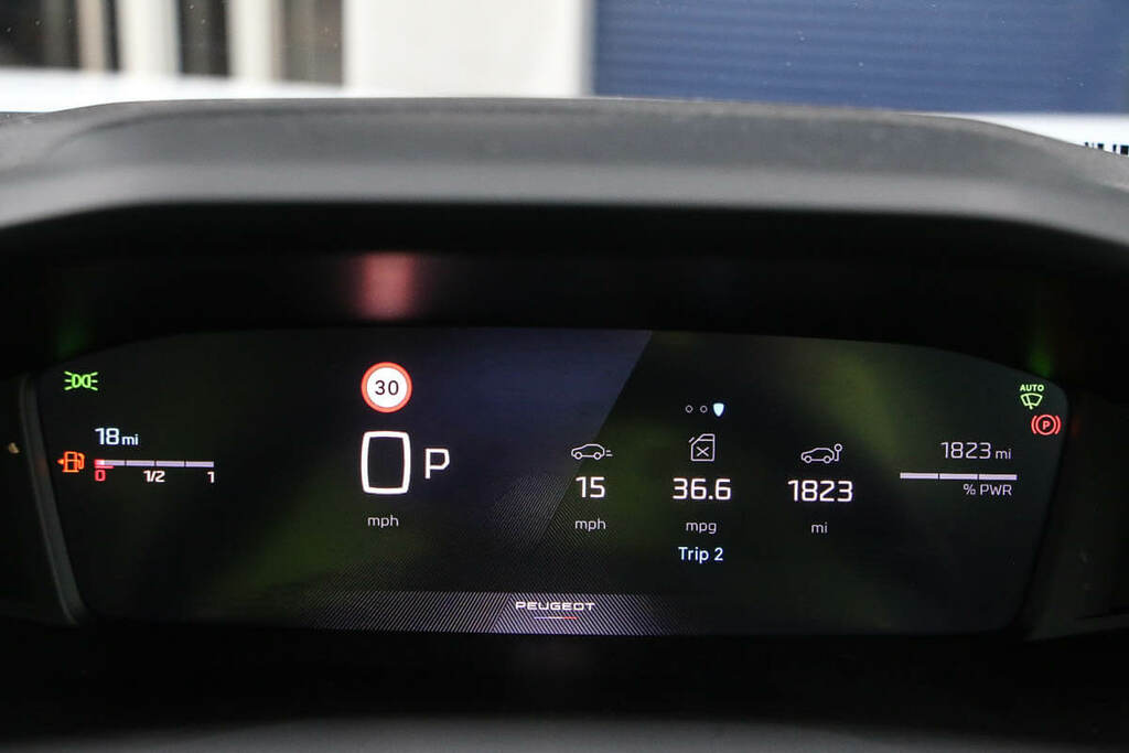 Peugeot 2008 1.2 Hybrid 136 Allure E-dsc6 White #6
