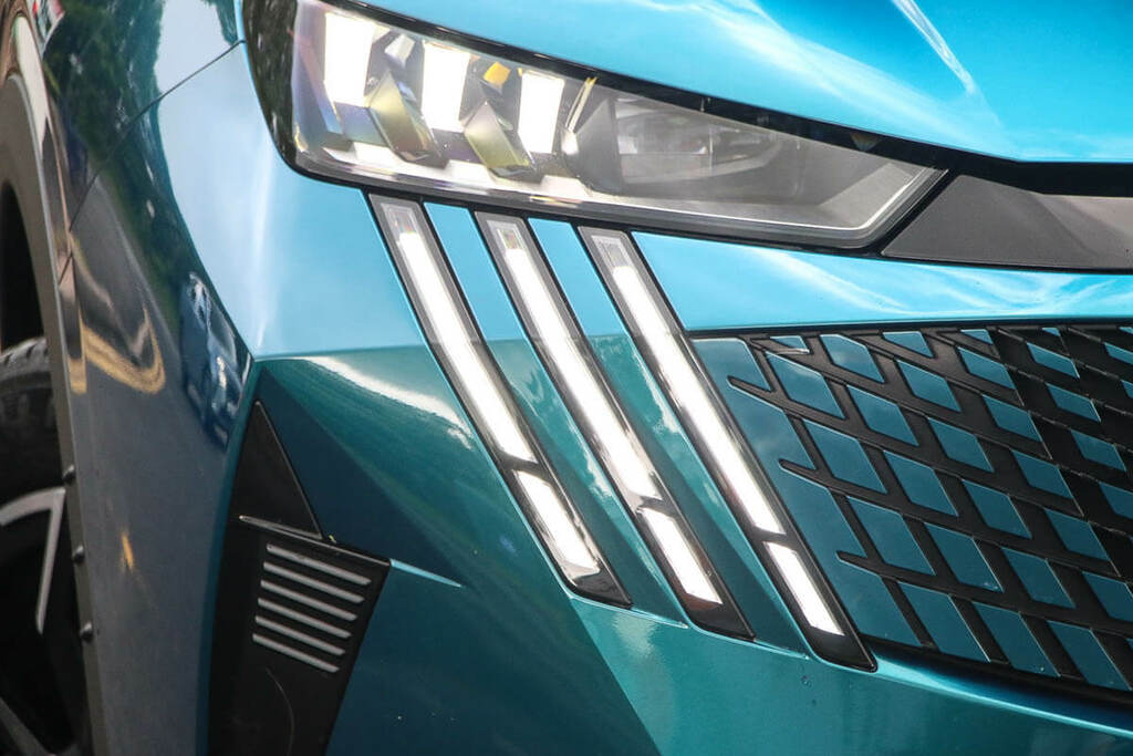 Peugeot 3008 1.2 Hybrid 136 Gt E-dsc6 KM25EBL Blue #4