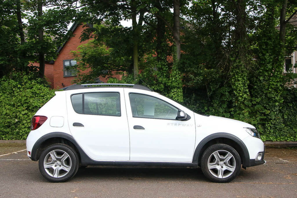Dacia Sandero Stepway 0.9 Tce Comfort BV20BSX White #4