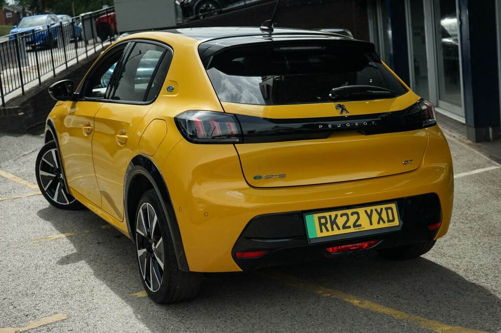 Peugeot e-208 100Kw Gt Premium 50Kwh RK22YXD Yellow #2