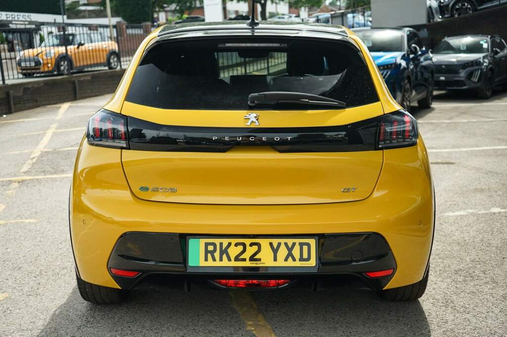 Peugeot e-208 100Kw Gt Premium 50Kwh RK22YXD Yellow #4