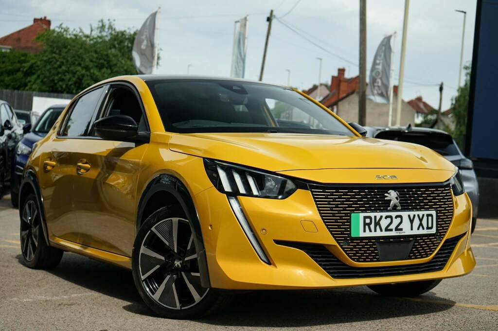 Peugeot e-208 100Kw Gt Premium 50Kwh Yellow