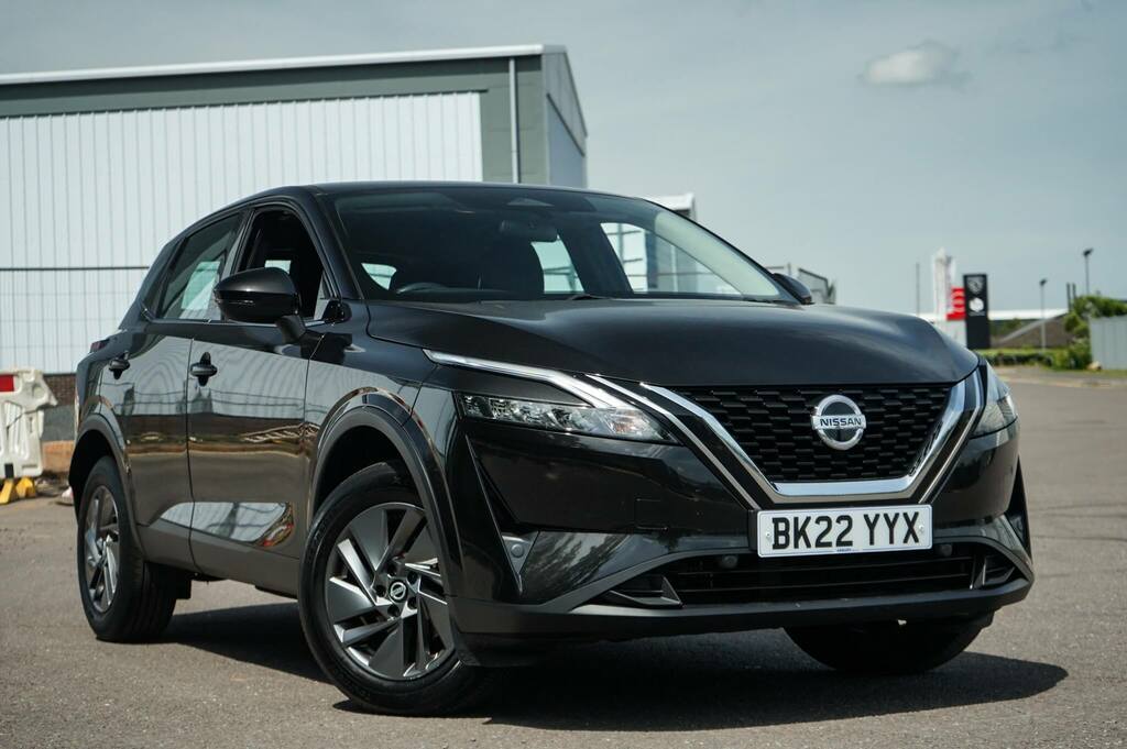 Nissan Qashqai 1.3 Dig-t Mh 158 Acenta Premium Xtronic Black