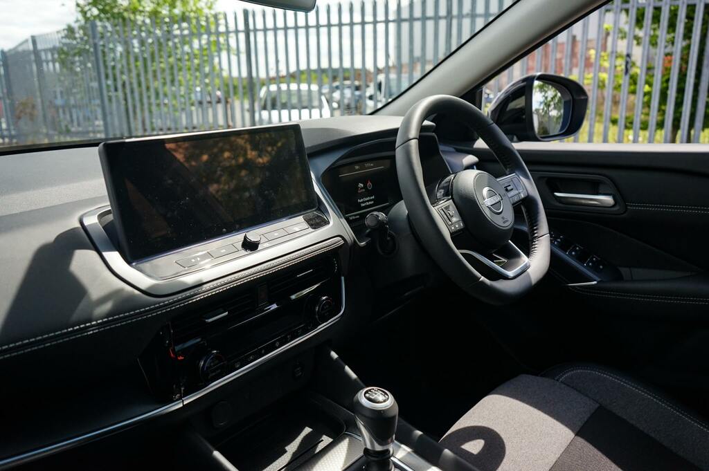 Nissan Qashqai 1.3 Dig-t Mh N-connecta Glass Roof VE75OYO Grey #2