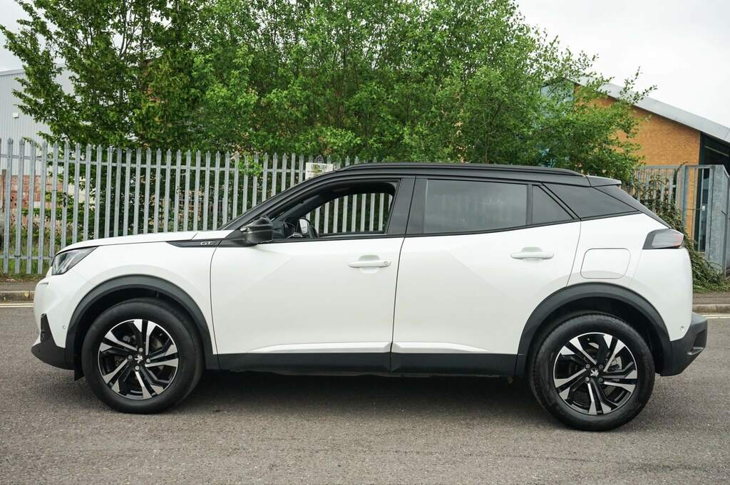 Peugeot 2008 1.2 Puretech 130 Gt YX22USJ White #6