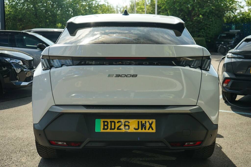 Peugeot 3008 73Kwh 210 1-Speed BD26JWX White #4