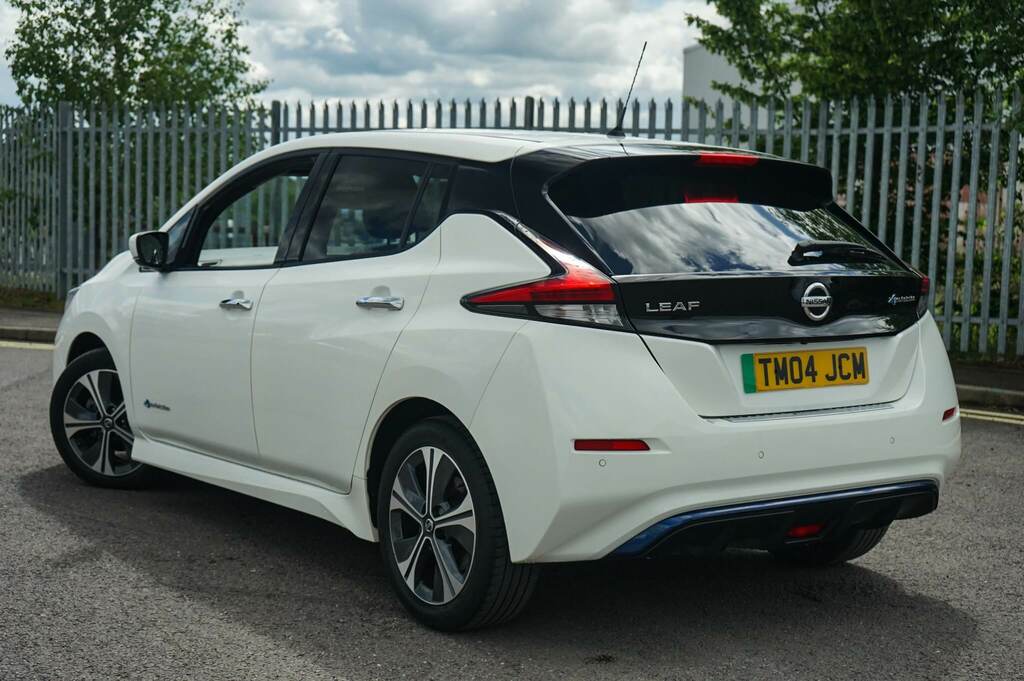 Nissan Leaf 110Kw Tekna 40Kwh TM04JCM White #3