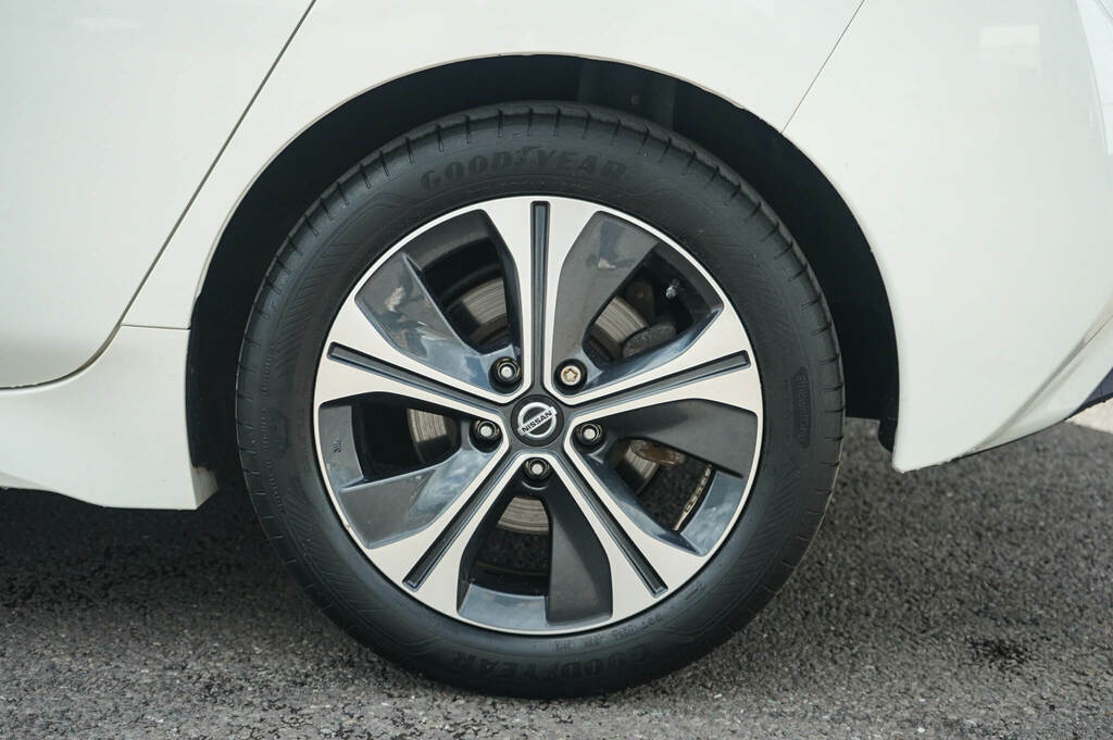 Nissan Leaf 110Kw Tekna 40Kwh TM04JCM White #5