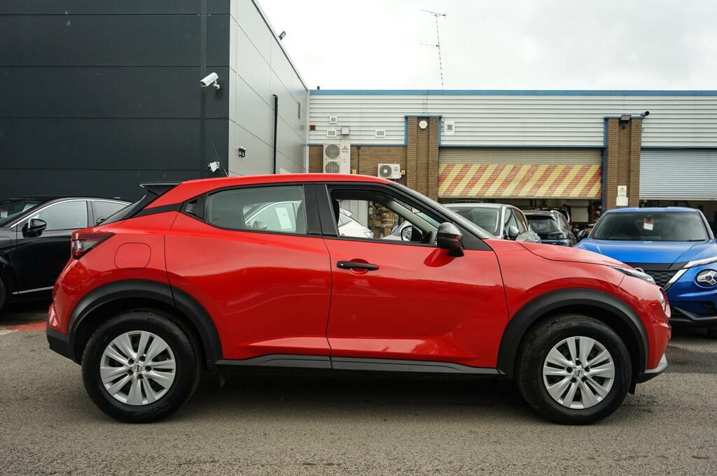 Nissan Juke 1.0 Dig-t 114 Visia YE22MYT Red #4