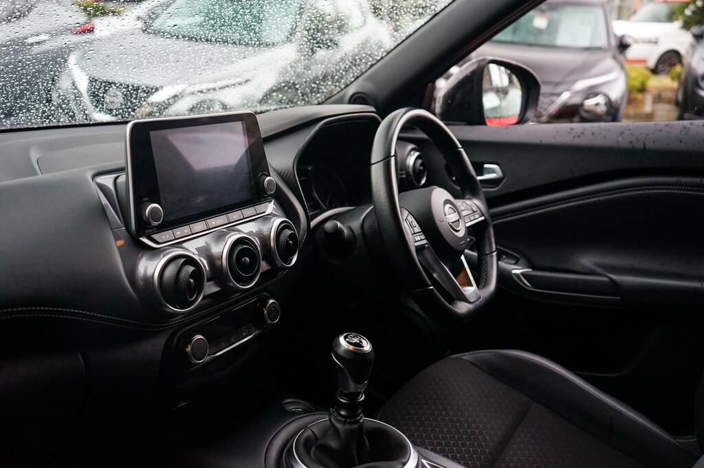 Nissan Juke 1.0 Dig-t 114 N-connecta DX23XYW Black #2