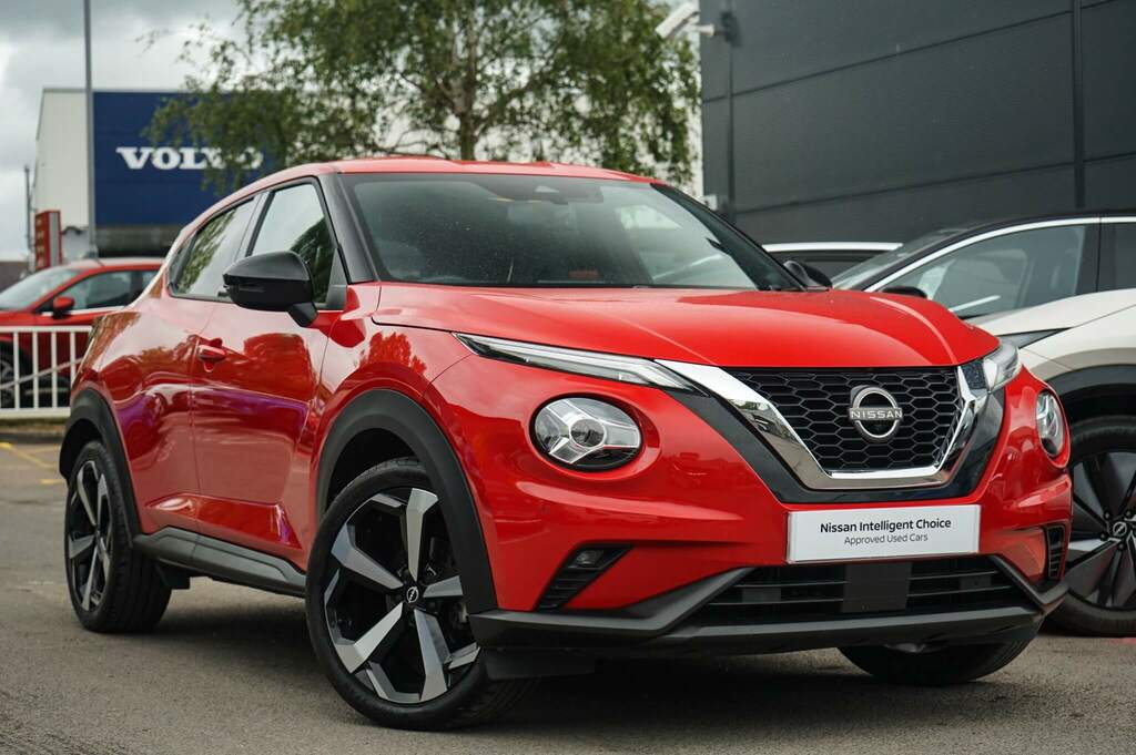 Nissan Juke 1.0 Dig-t 114 Tekna Red