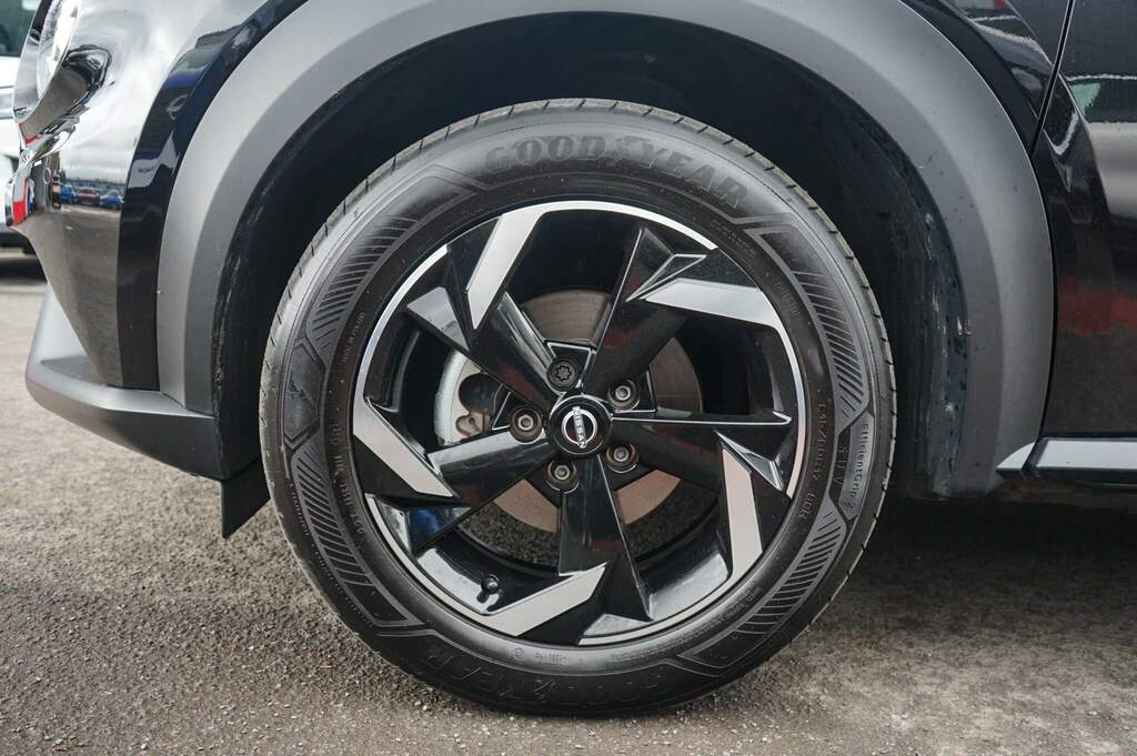 Nissan Juke 1.6 Hybrid N-connecta YB73XHH Black #4