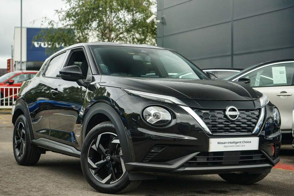 Nissan Juke 1.6 Hybrid N-connecta Black