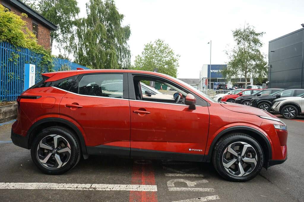 Nissan Qashqai 1.5 E-power Acenta Premium YB72VCC Red #4