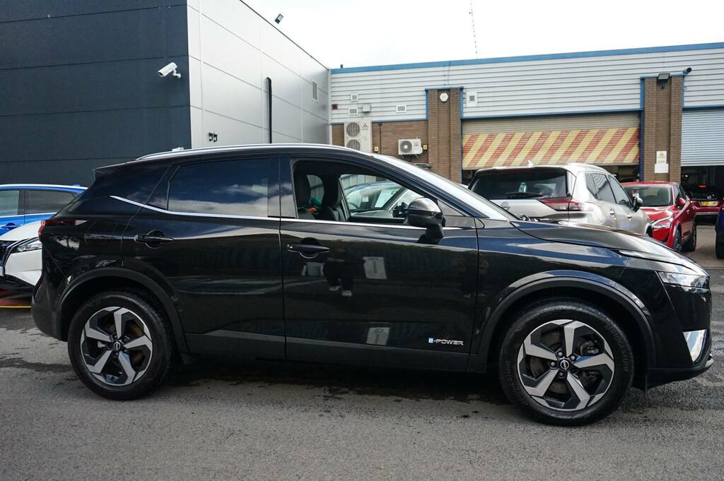 Nissan Qashqai 1.5 E-power N-connecta BG24NTT Black #4